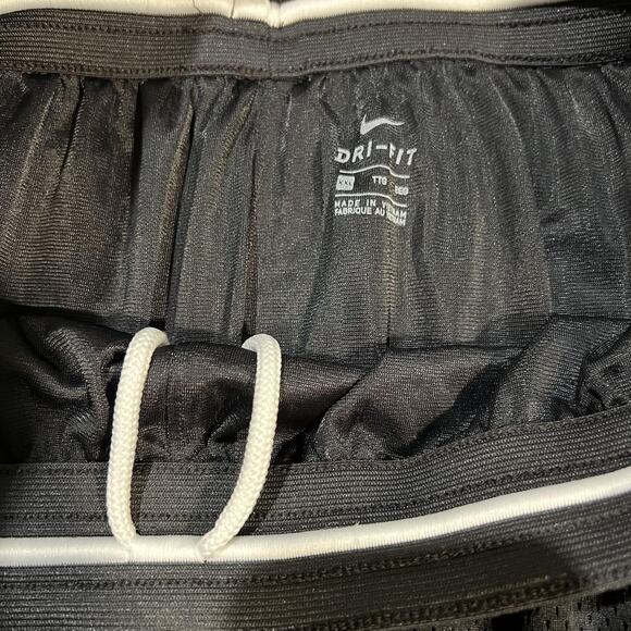 Nike Dri-FIT Fly Shorts Womens 2XL Black Athletic Workout Basketball CU4573-010 - Picture 4 of 12